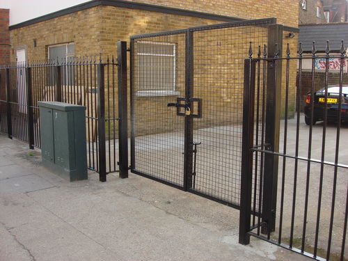 Wire mesh double commercial security gates